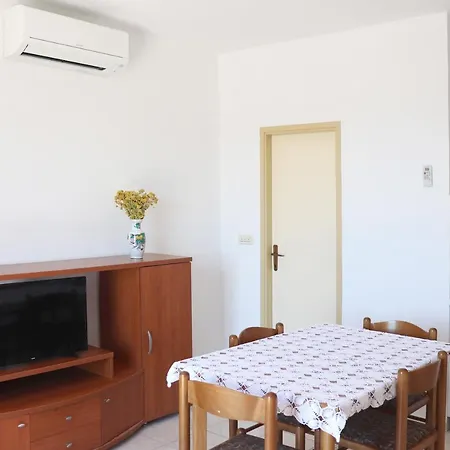 With A Parking Space Hvar - 5687 Apartment Hvar Town