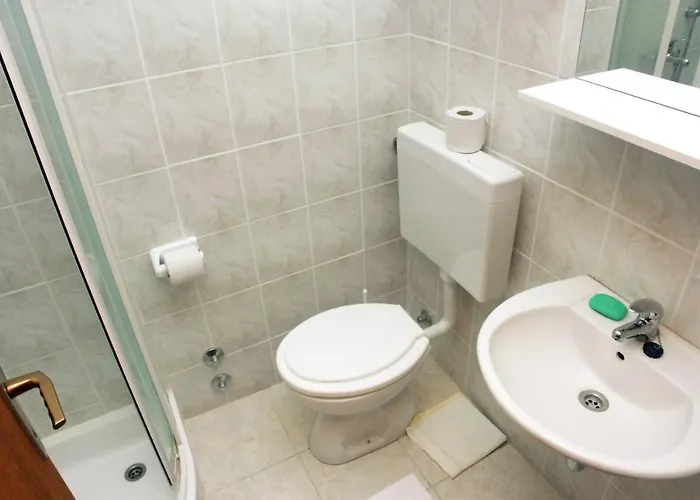 With A Parking Space Hvar - 5687 شقة *